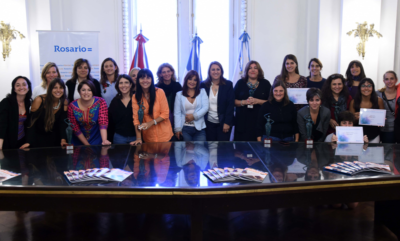 Se entregaron los premios Juana Manso al compromiso con la igualdad de género