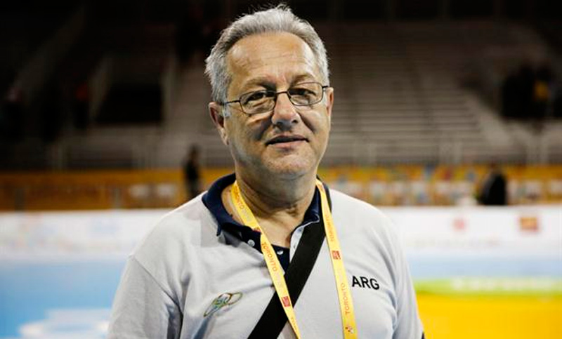 Charla y clínica del técnico de la selección nacional de vóley