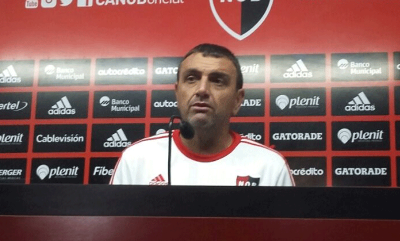 «Parece que por perder un partido está todo mal y no es así, tenemos 27 equipos debajo”