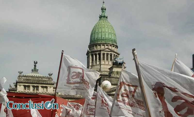 Paro docente: masiva marcha de maestros en Congreso se moviliza hacia Educación
