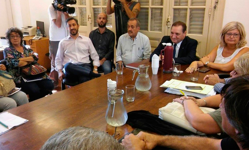 Paritaria: el gobierno ofreció el 19,5% y los docentes evalúan ratificar el paro