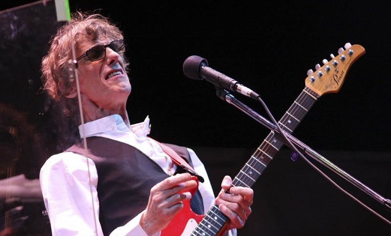 El escenario de la plaza Pringles llevará el nombre de Luis Alberto Spinetta