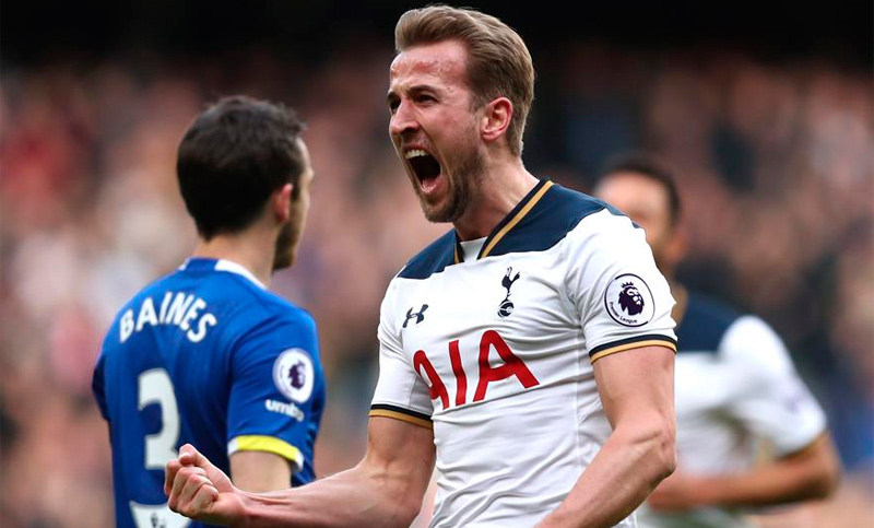 Totthenham de Pochettino achicó la distancia con Chelsea