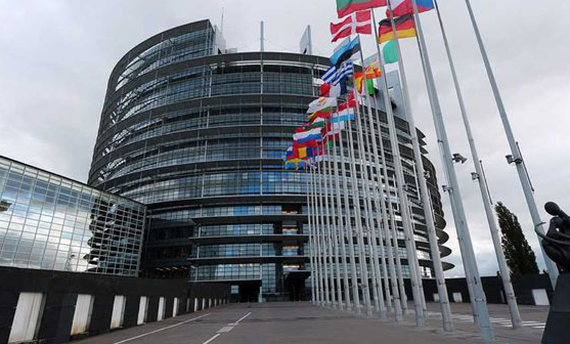 La Unión Europea amenaza con sanciones a países que no reciban refugiados