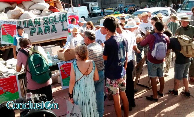 “Yerbatazo” en plena Plaza de Mayo