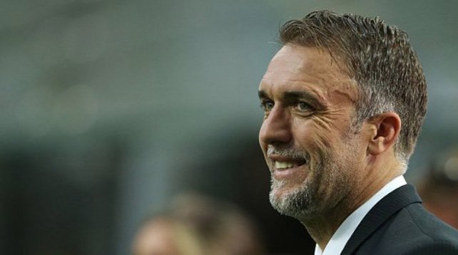 Batistuta: «Lo de Bauza en la selección se está manejando mal»