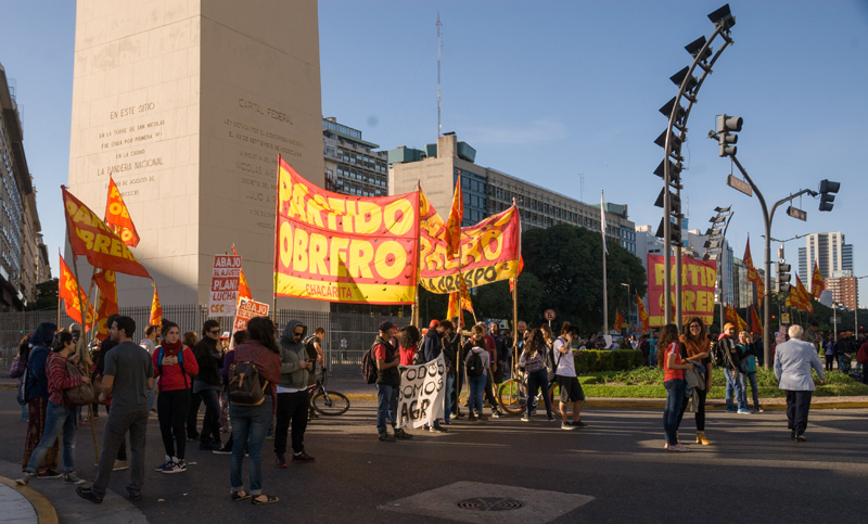 Incidentes en Panamericana: militantes de izquierda se enfrentan con Gendarmería