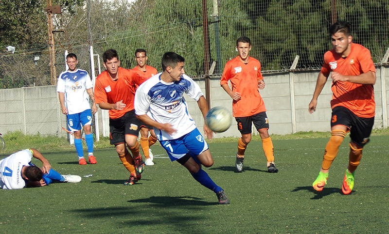 Rosarina: Adiur fue demoledor en el final y goleó a Argentino