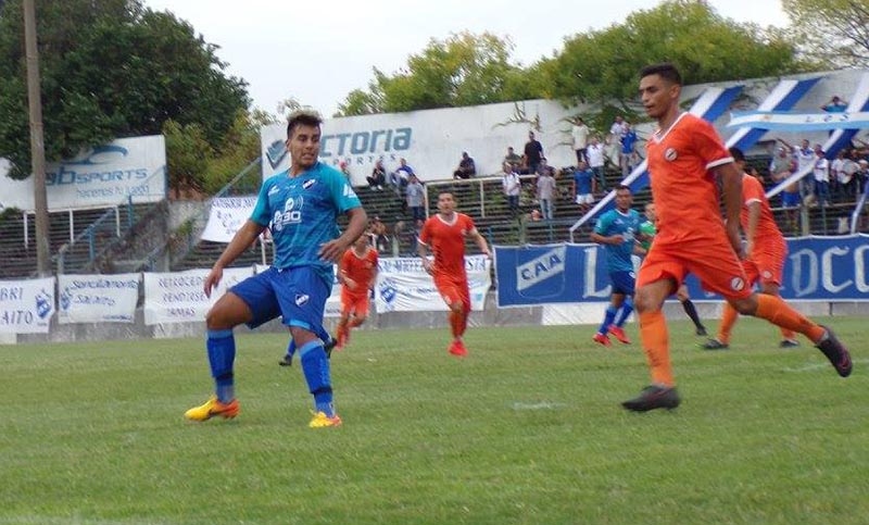 Argentino se puso al día con una goleada y acecha a los líderes