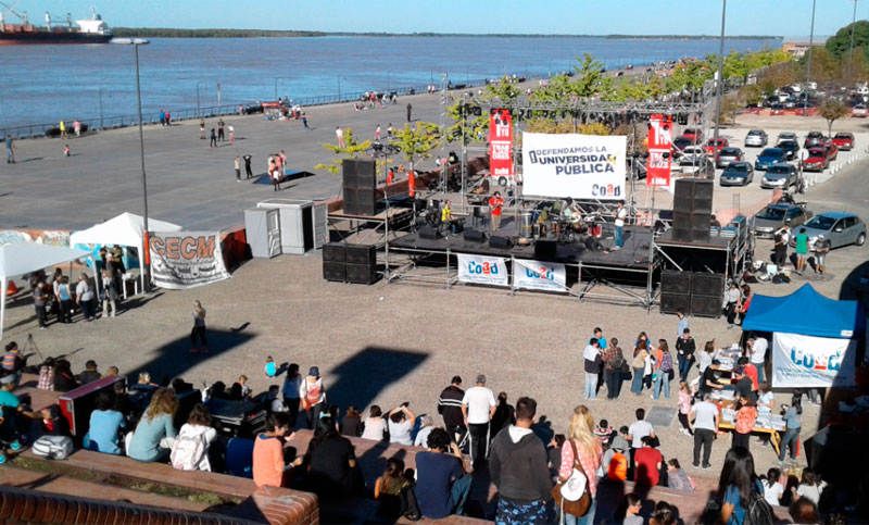 Docentes universitarios desarrollaron un festival en defensa de la educación pública