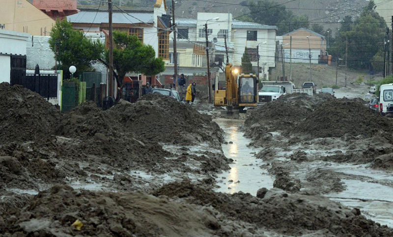 Comodoro Rivadavia: volvió a llover y el barro complicó otra vez la situación
