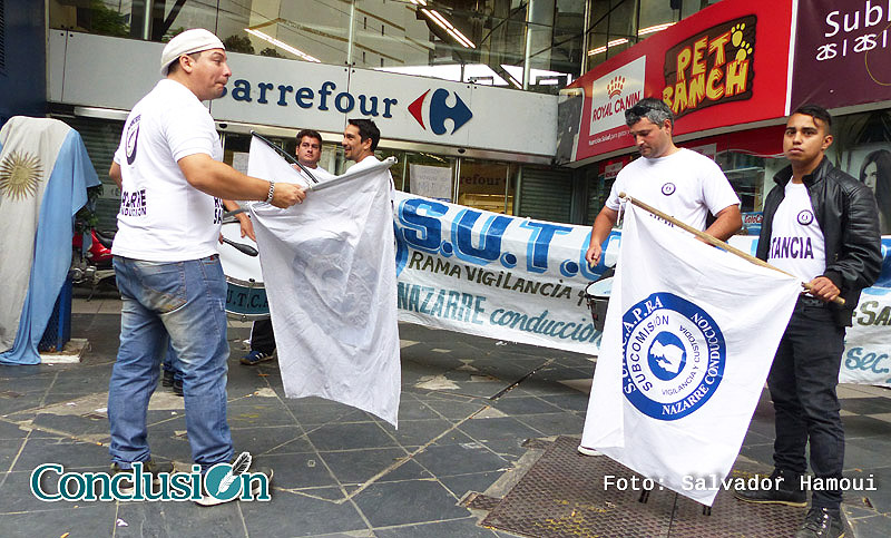 Protesta de trabajadores de vigilancia y custodia por despidos arbitrarios