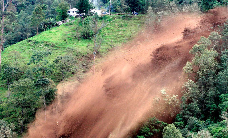 Al menos 16 muertos por avalancha en el sur de Colombia