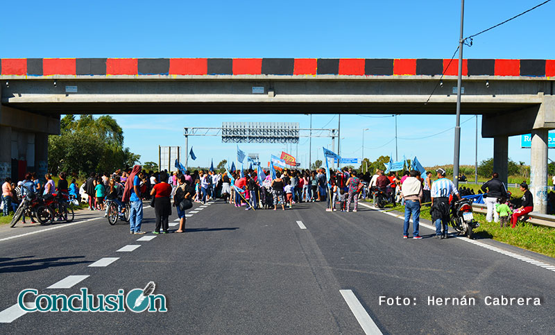 Jornada de protesta con varios cortes en los accesos y marchas por el centro