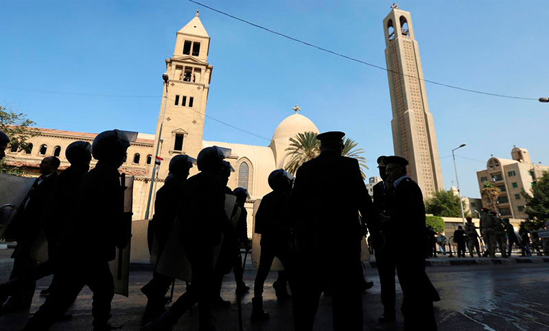 Atentado con explosivos contra una iglesia de Egipto provocó al menos 22 muertos