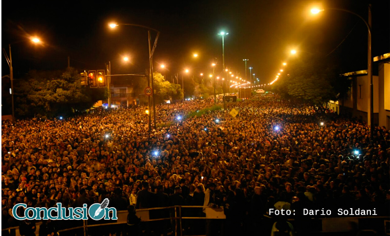 Unos 250 mil fieles participaron del Vía Crucis del padre Ignacio en barrio Rucci
