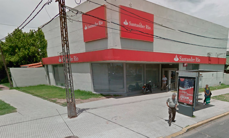 Salidera bancaria en Fisherton: se habrían llevado un maletín con 120 mil pesos