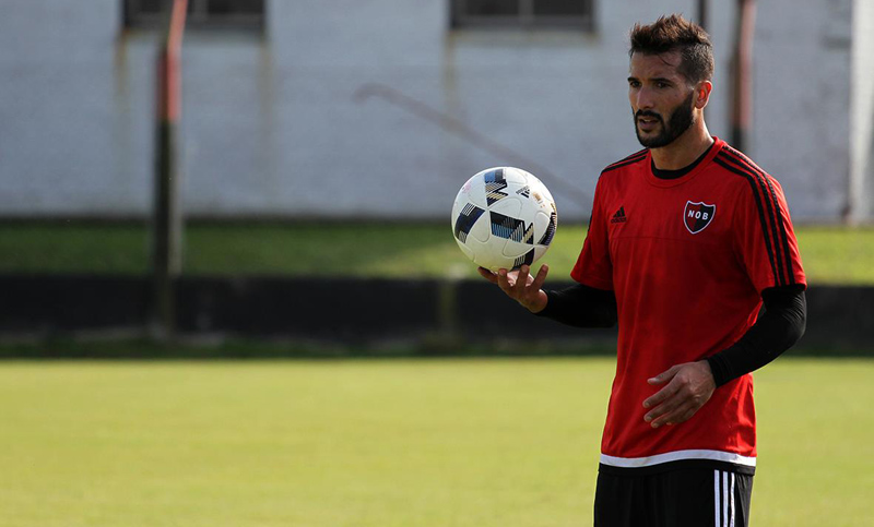 Newell’s piensa dos variantes para recibir a Estudiantes