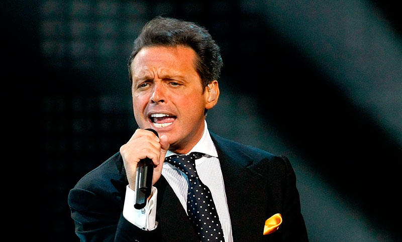 El cantante Luis Miguel está bajo orden de arresto en Estados Unidos
