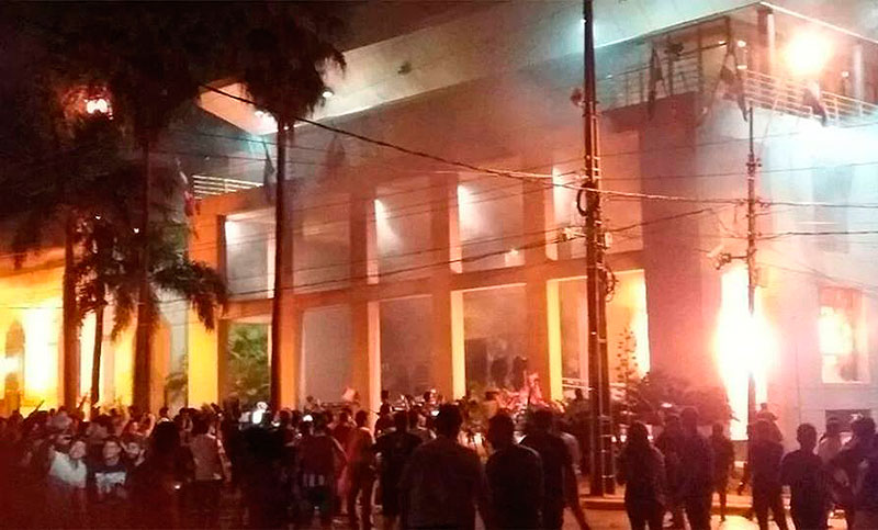 Violencia en Paraguay por reelección deja un muerto y treintena de heridos