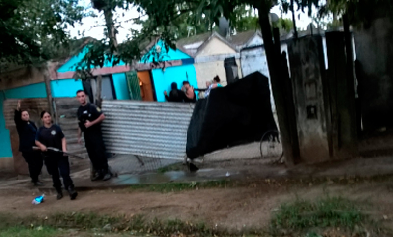 Hay miembros de la comunidad qom heridos tras represión policial en Rosario