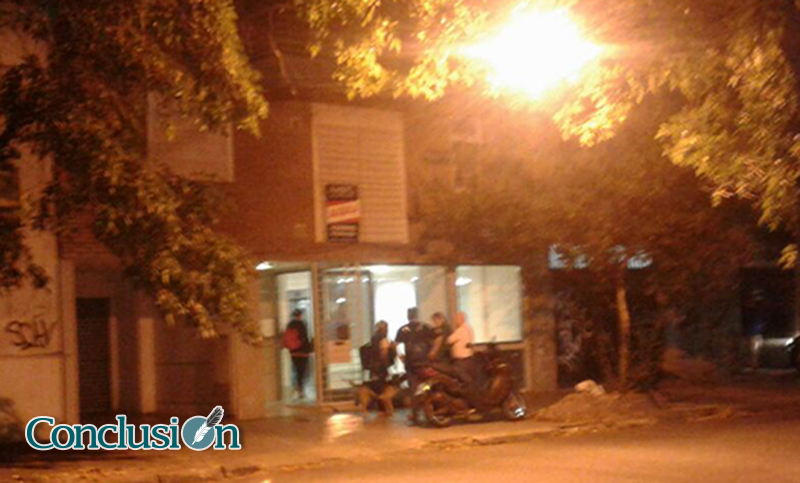 Gran susto: se levantó el piso de un departamento céntrico