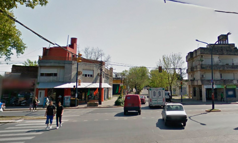 Un conductor se descompensó, chocó contra una columna y falleció