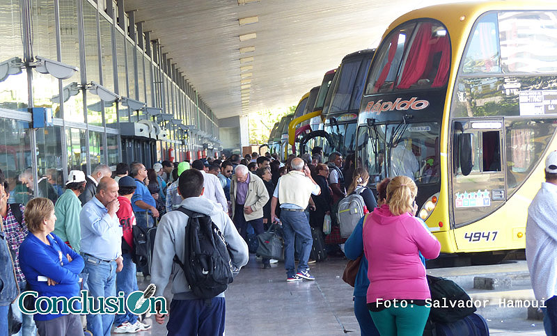 El gobierno enfrenta tres fallos contra la quita de subsidios al transporte