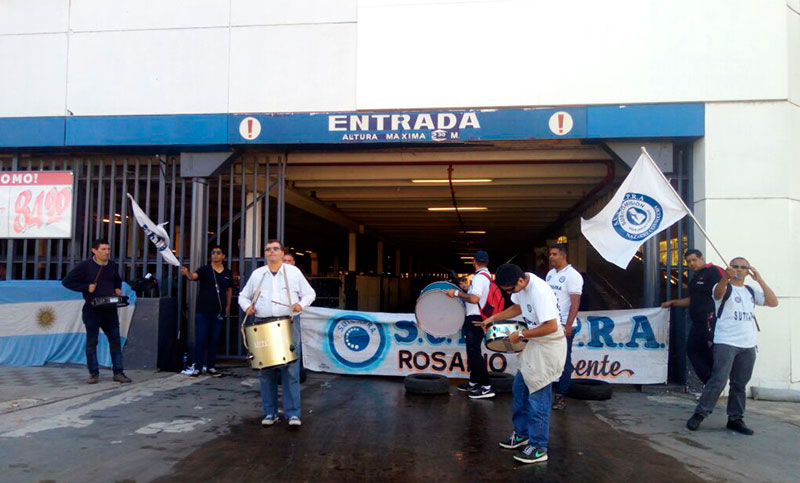 Medida de fuerza de Sutcapra, vigilancia y custodia en las puertas de Carrefour