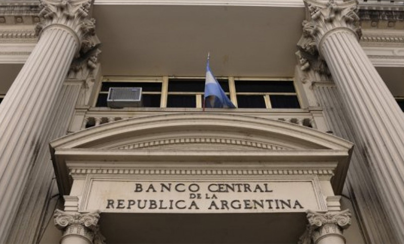 El oficialismo da marcha atrás: no se podrán embargar las cuentas sueldo
