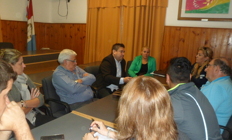 Ediles se reunieron con transportistas de servicios especiales