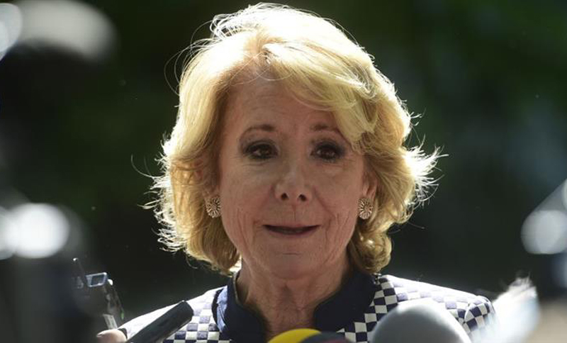 Tras escándalo corrupción, dirigente de la derecha española, dimite de sus cargos