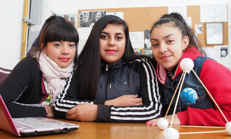 Estudiantes idearon un sistema para evitar goteras en techos de chapa
