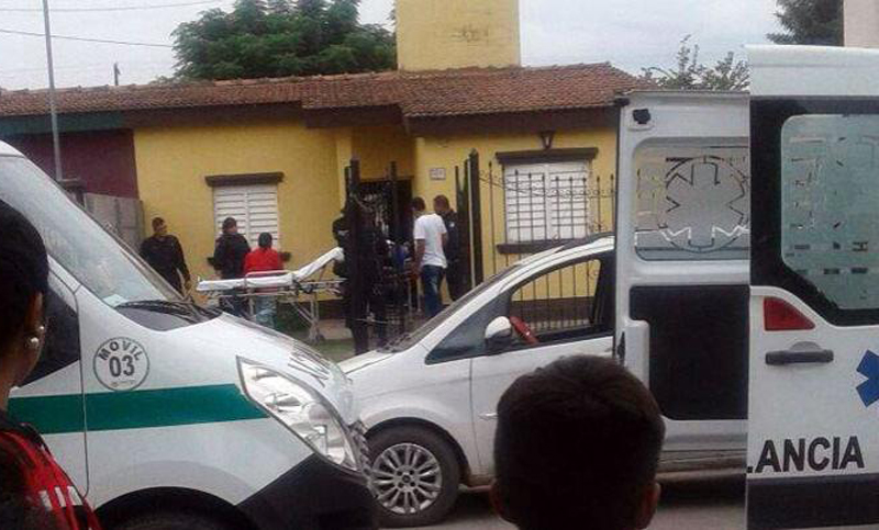Un hombre asesinó a puñaladas a su ex pareja delante de sus pequeños hijos