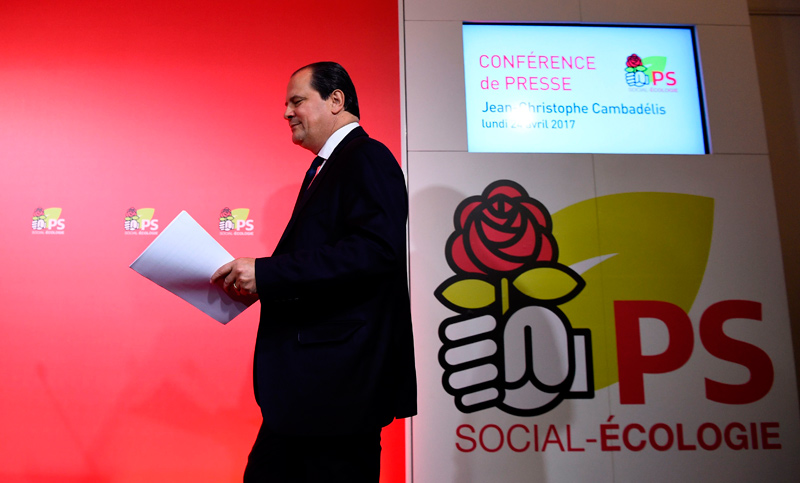 El socialismo llama a votar a Macron para que el país «no pierda su esencia»
