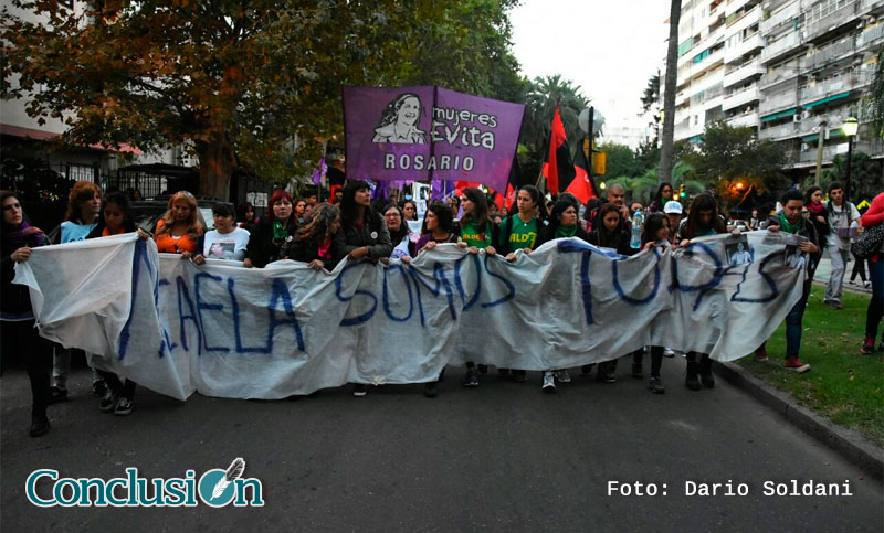 Miles de rosarinos marcharon por “Mica” al grito de “Ni una menos”