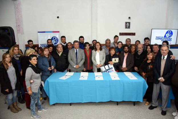 La Municipalidad firmó un convenio con Express para brindar servicios gratis a organizaciones