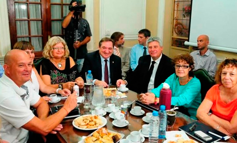 Paritaria docente: la provincia presentó una nueva oferta salarial del 25%
