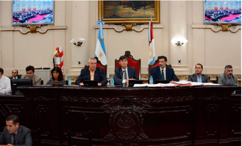 Una dieta que engorda: legisladores cordobeses pasarán a cobrar 128 mil pesos