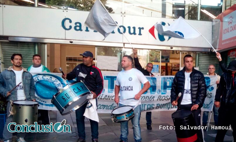 Trabajadores bloquearon puertas del Carrefour por despidos arbitrarios