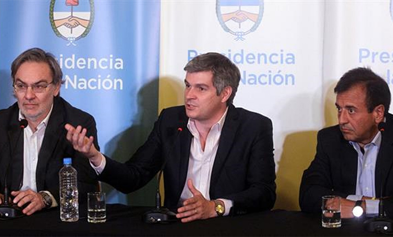 Denuncian supuesto beneficio para laboratorios extranjeros