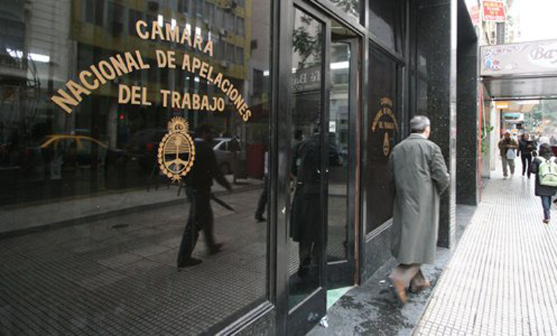 Para la Cámara de Trabajo, la mera inasistencia no es causal de despido
