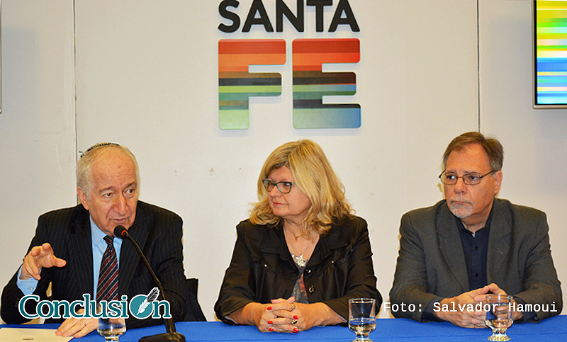 «El género humano es capaz de generar monstruos y personalidades excelsas»