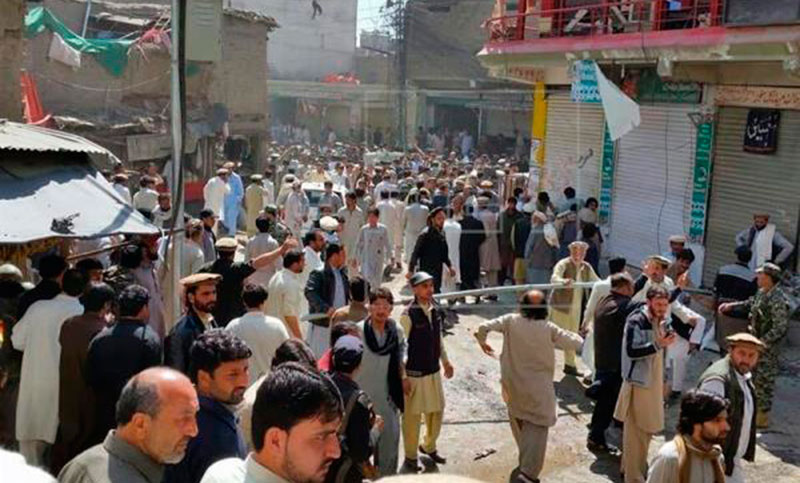 Al menos 21 muertos y más de 35 heridos en atentado contra senador de Pakistán