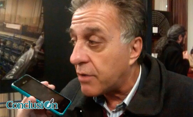 Néstor Pitrola: «Cambiemos está entregando el país y aún así fracasa»