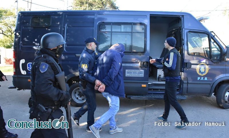 Zona sur: hubo 33 allanamientos en barrios Tablada y República de la Sexta