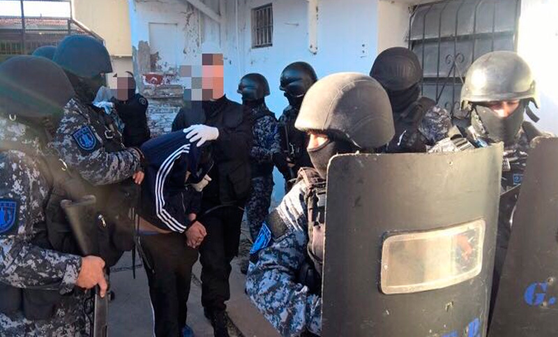Trasladan internos alojados en distintas comisarías a la Unidad Penal de Piñero
