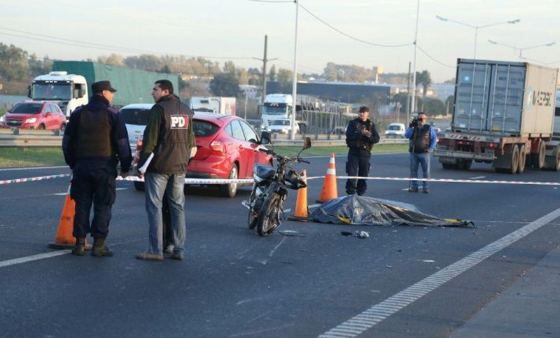 Accidente en Circunvalación y Uriburu dejó el trágico saldo de un muerto