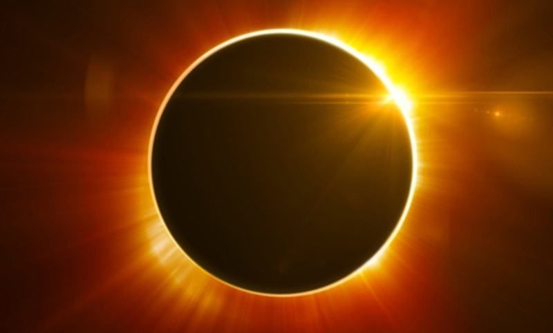 Advierten que el eclipse del día 21 perjudicaría a Trump