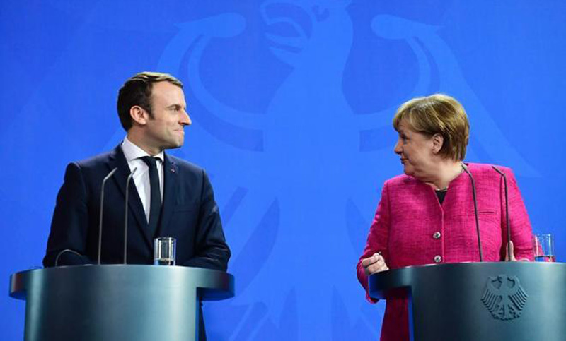 Macron acuerda con Merkel una «hoja de ruta» para apuntalar a la UE